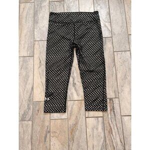 NEW Under Armour women's medium black/white compression cropped Heatgear legging